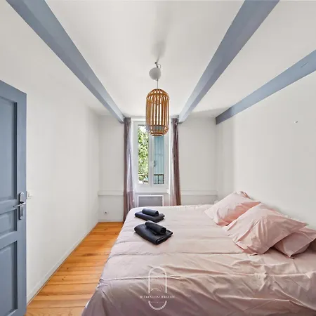 De Lila , Vieux Mas En Pierres Avec Piscine