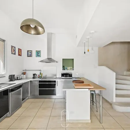 Villa De Lila , Vieux Mas En Pierres Avec Piscine