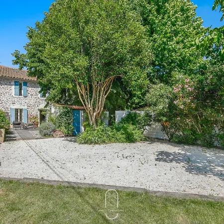 De Lila , Vieux Mas En Pierres Avec Piscine *