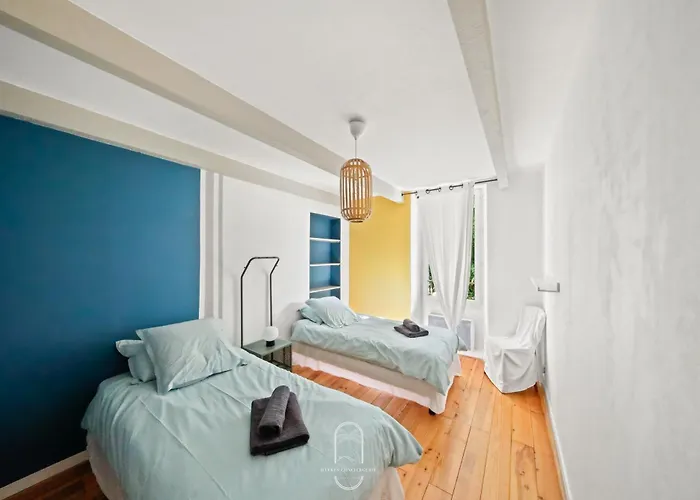 De Lila , Vieux Mas En Pierres Avec Piscine * Hyères