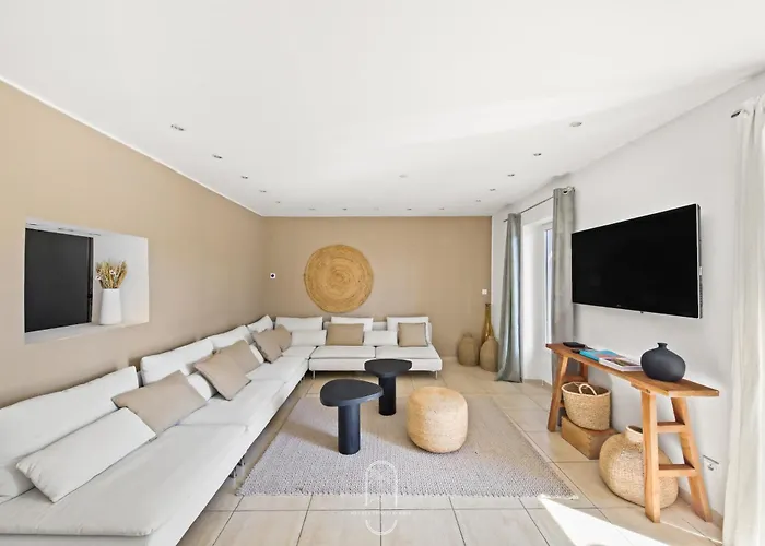 De Lila , Vieux Mas En Pierres Avec Piscine * Hyères