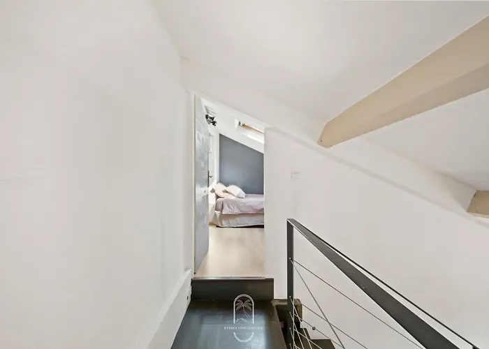 De Lila , Vieux Mas En Pierres Avec Piscine *