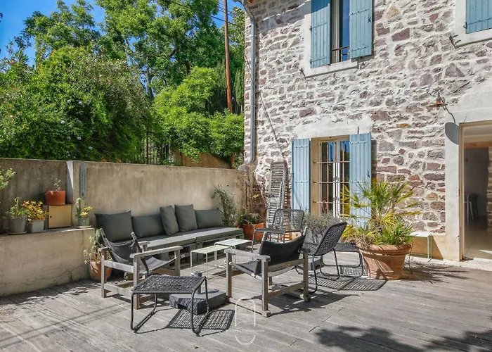 De Lila , Vieux Mas En Pierres Avec Piscine * Hyères