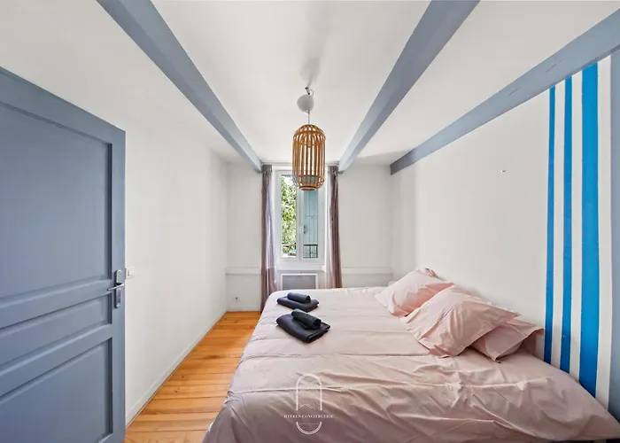 De Lila , Vieux Mas En Pierres Avec Piscine